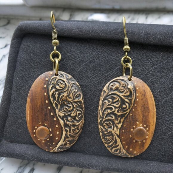 Engraved Wood Earrings Handcrafted - Picture 1 of 4